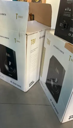 Par de Monitores de Áudio Adam Audio T8V (Ativos / 8 Polegadas) - Com Caixas Originais