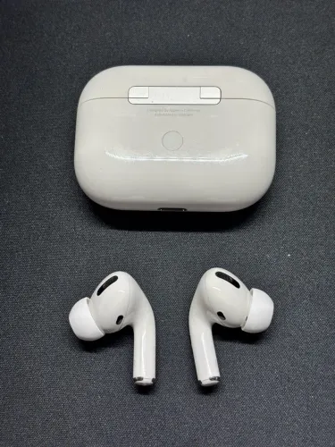 AirPods Pro - Sem marcas e arranhões, com carregador original