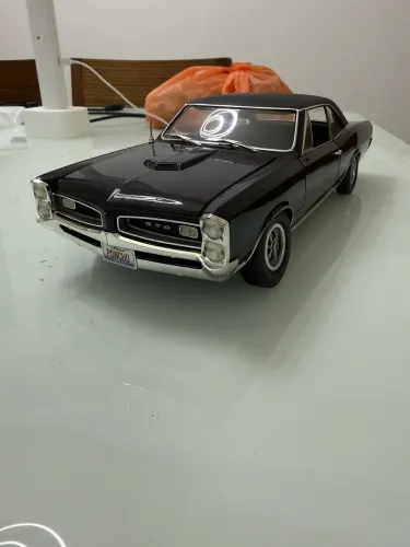 Miniatura Pontiac GTO 66 1:18 HW61