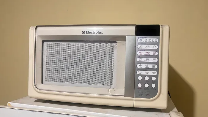 Microondas Eletrolux 31L (preço para vender logo)