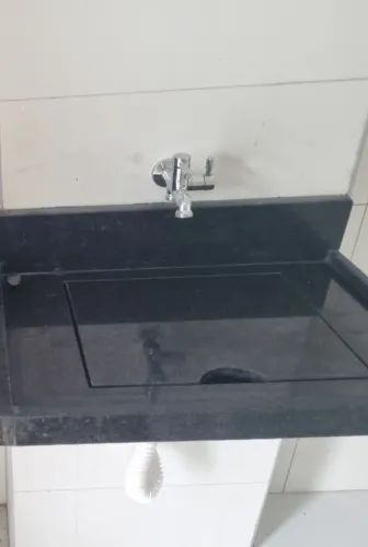 Vendo tanque esculpido no granito São Gabriel( medidas: comp. 60 é largura. 40cm