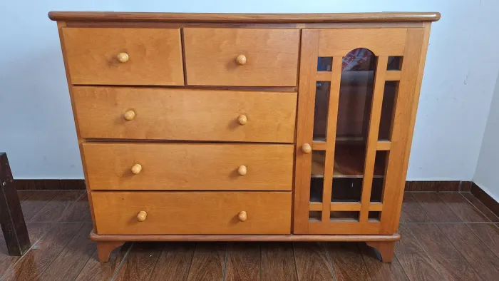 Cômoda de Madeira Maciça para Quarto de Bebê - Excelente Estado | Muito Resistente