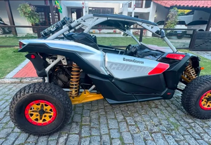 CAN AM MAVERICK X