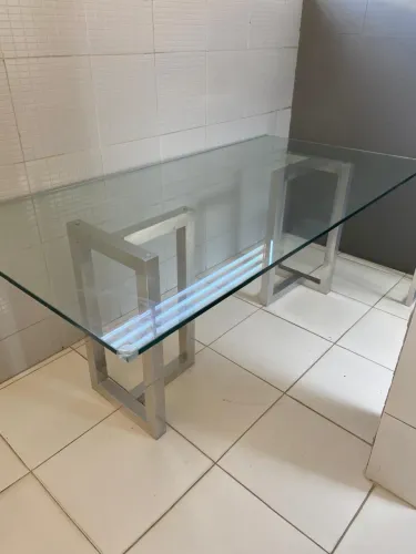 MESA EM VIDRO