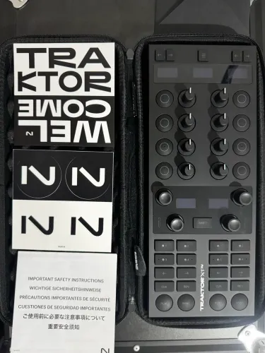 CONTROLADORA TRAKTOR X1 MK3 COM CASE UDG