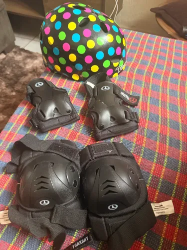 Capacete com acessórios