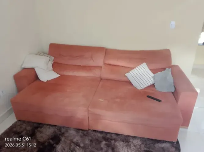 Sofá retrátil e reclinável *