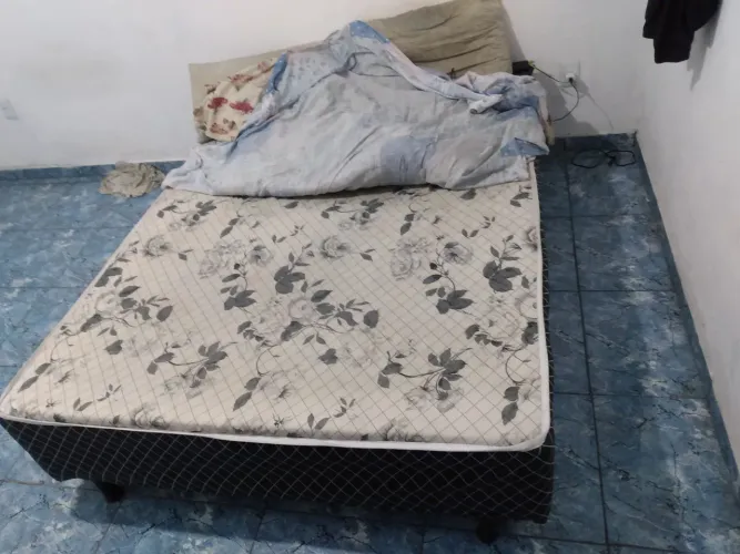 Cama box casal usada