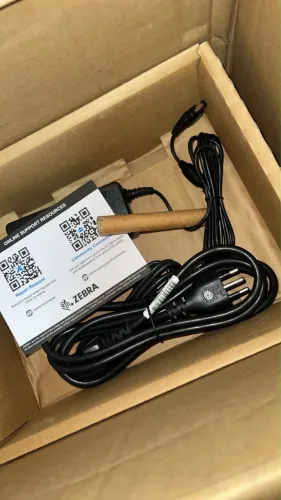 Impressora de etiquetas ZEBRA ZD220 NOVA