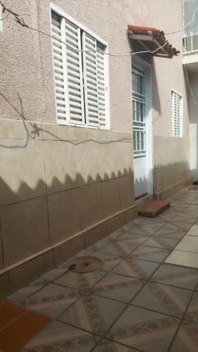 Casa de fundos