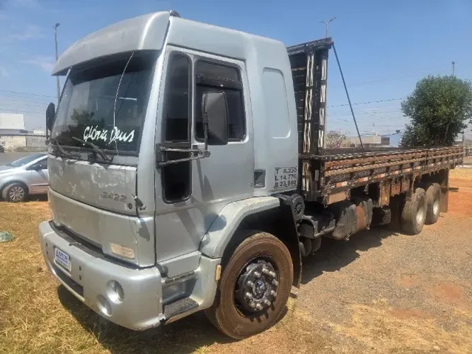 Cargo 2422/04 truck carroceria ou chassis