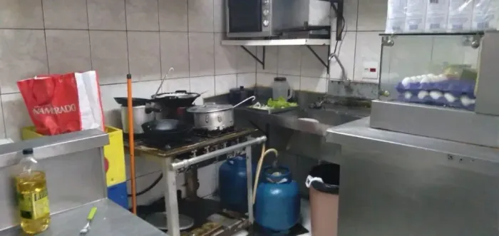 120528 Ponto comercial com estrutura de bar