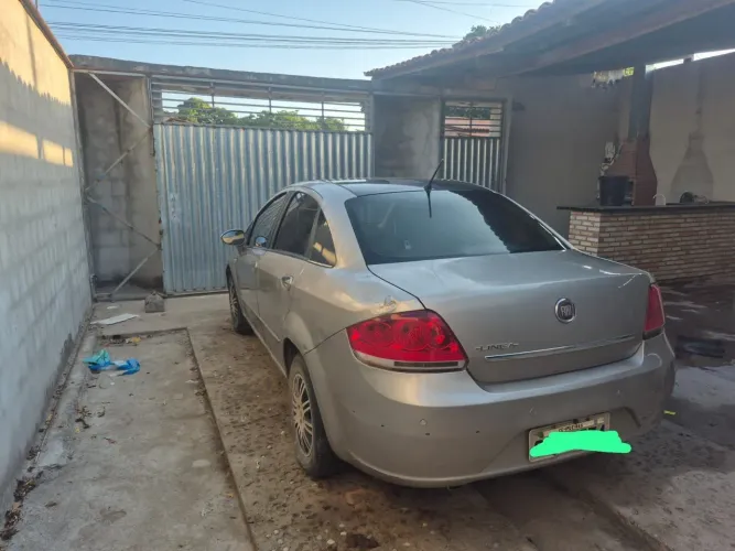 Fiat Linea Essence Dualogic 1.8 Flex 16V 4P 2012