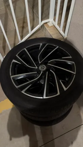 RODAS VW ARO 18 TALA 3 APENAS 3 RODAS