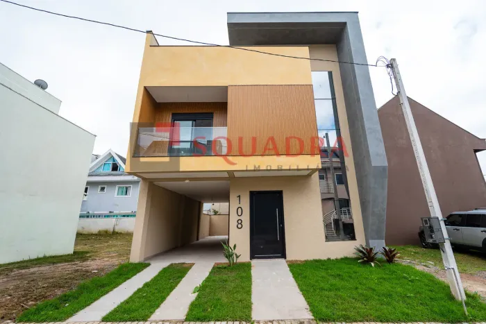 Sobrado em Condomínio em Pinheirinho, Curitiba/PR