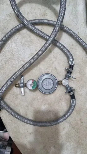 Mangueira dupla pra gas + regulador - validade abril/27