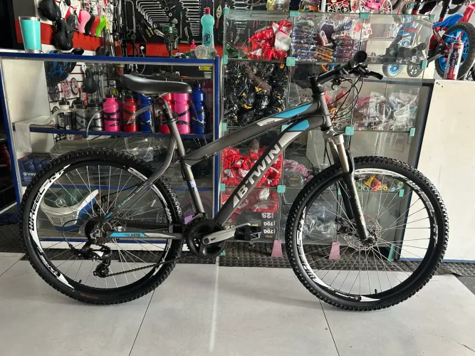 Bicicleta B-Twin de Alumínio 