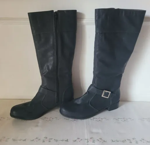 Bota couro preto cano longo salto quadrado Via Marte n° 39