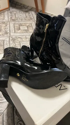 Bota Arrasadora Vogue Verniz Preto Tamanho 41 usada