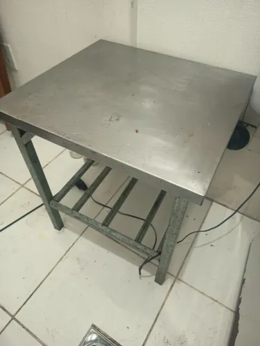 Mesa de aço inox industrial para apoio