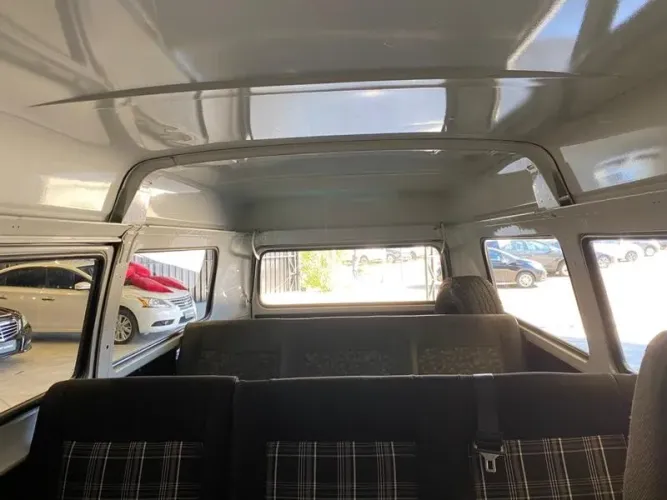 Volkswagen Kombi Lotação 1.6 MPI (álcool) 2001