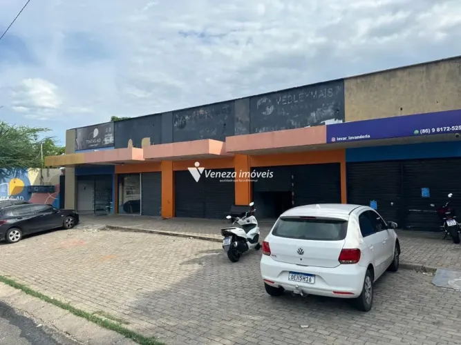 Galpão comercial com 05 pontos para aluguel