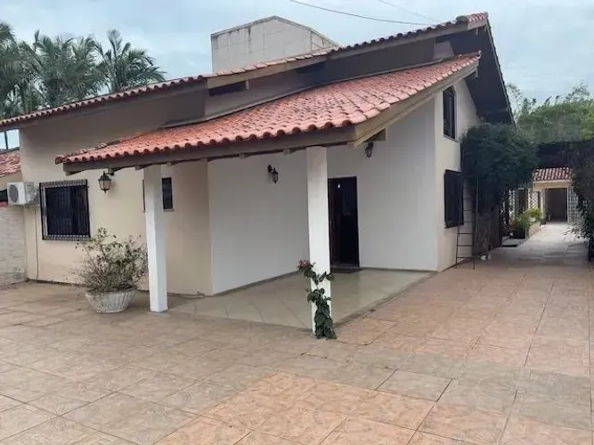 Casa dois pavimentos no Campeche