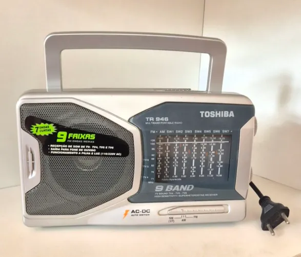 Rádio antigo Toshiba modelo TR 946 AM FM