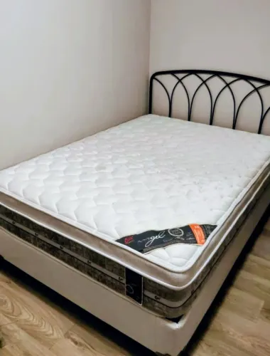 Cama box castor 