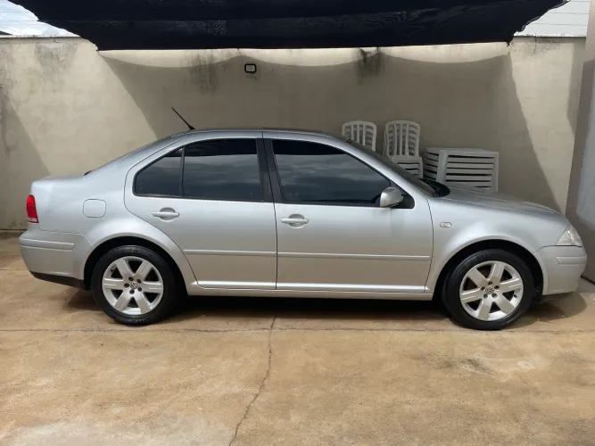 Volkswagen Bora 2.0/ 2.0 Flex 8V Aut. 2010