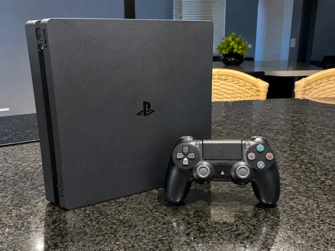 PS4 Slim 1TB Original + Controle e Cabos | Impecável!
