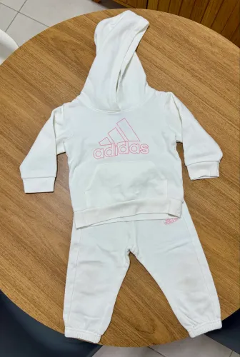 Conjunto adidas 12 meses