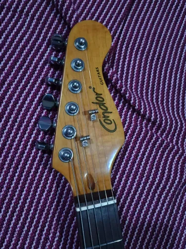 Guitarra Condor 20S