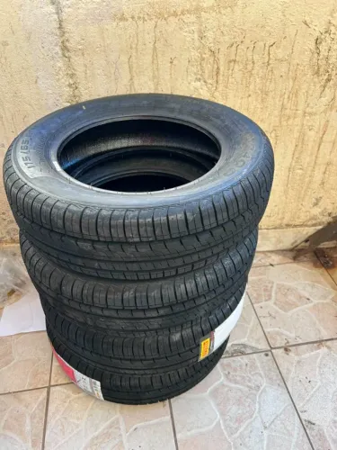 PNEU 175 65 14 Pirelli P400 Evo-Novo
