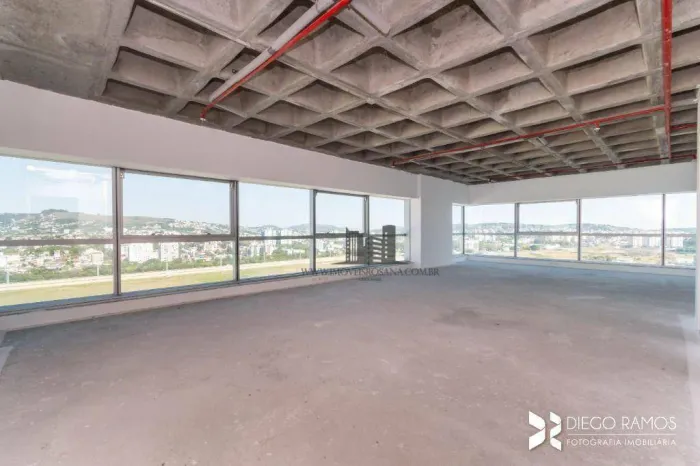 Venda de Sala/Comercial com 02 vagas/box no complexo Barra Shopping Sul no bairro Cristal 