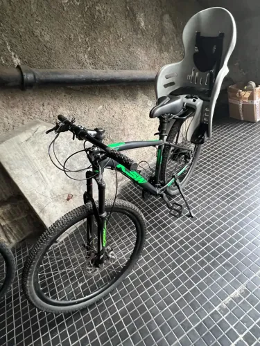Vende se bicicleta aro 29