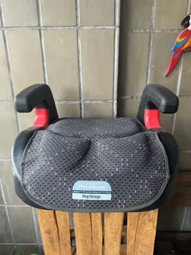 Cadeirinha/booster infantil