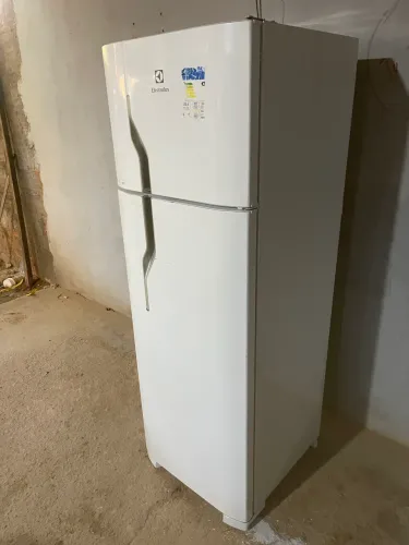 Geladeira Electrolux 350 litros degelo seco