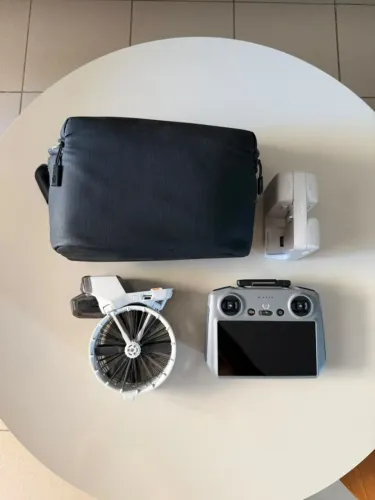 DJI Flip Fly More Combo + Controle com Tela + Cartão de Memória Lexar 128GB