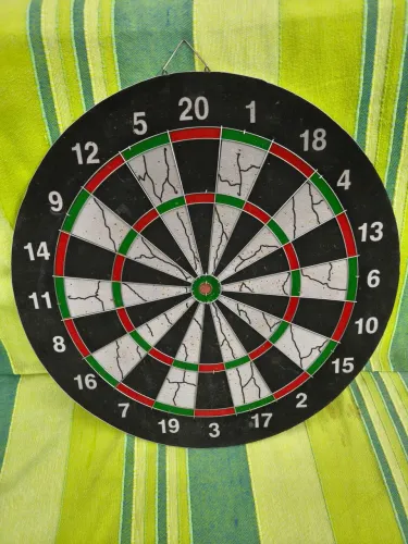 Jogo de Alvo com 5 dardos