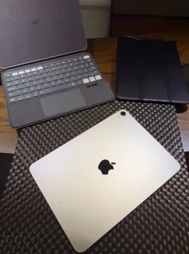iPad Air M3 11" 128 gb + capa teclado | igual novo