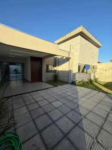 Casa c/ piscina à venda - Bairro Vertente das Águas - Primavera do Leste
