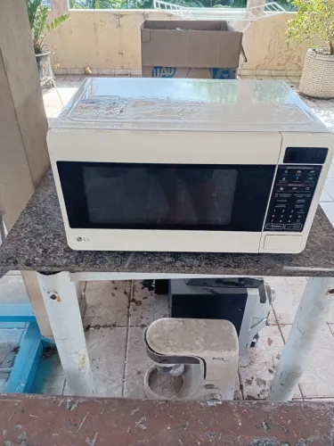 Vendo micro-ondas LG 30 litros, 90 dias de garantia!!