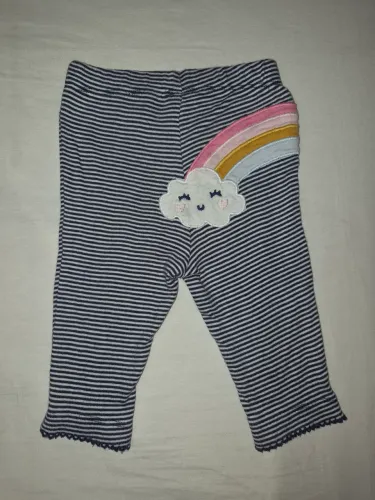 Calça Carter's com detalhe de arco-íris no bumbum
