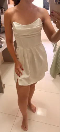 Vestido curto branco tomara que caia Mirak