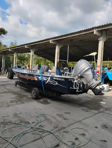 Barco Robaleiro - Maresias 2013 Yamaha 90 HP 1020 horas.