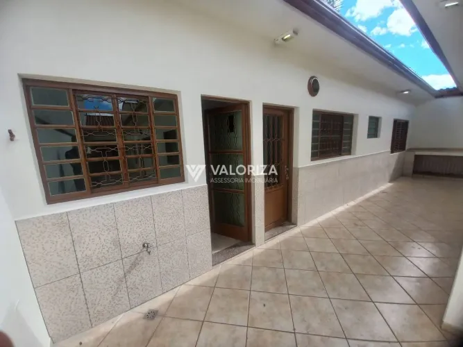 Casa com 4 quartos para alugar, 171 m² por R$ 4.600/mês - Vila Barcelona - Sorocaba/SP
