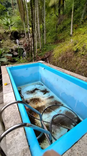 Piscina usada com dimensões (3,50x1,70x1,20)