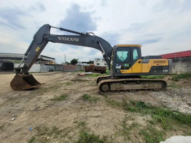 Escavadeira 20t Volvo EC200D