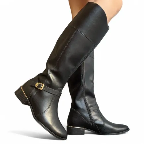 Bota feminina. 35 . Em boas condições de uso